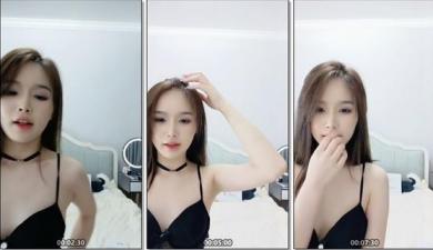 妹子模特身材级别撩骚狼友露三点展现美鲍鱼.封面
