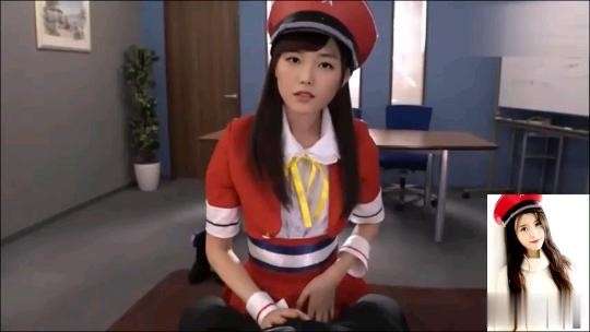 李知恩 制服诱惑封面