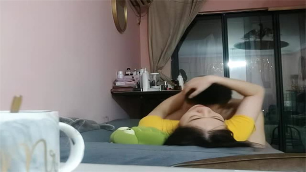 爱约良家开奥迪A6的单身少妇封面
