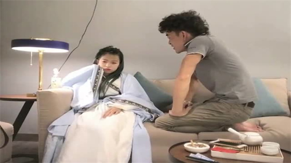 第一大屌91沈先生无套爆操古装女骚逼真会玩封面