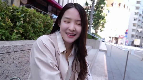 AI-章若楠-又白又嫩小妞好俊封面