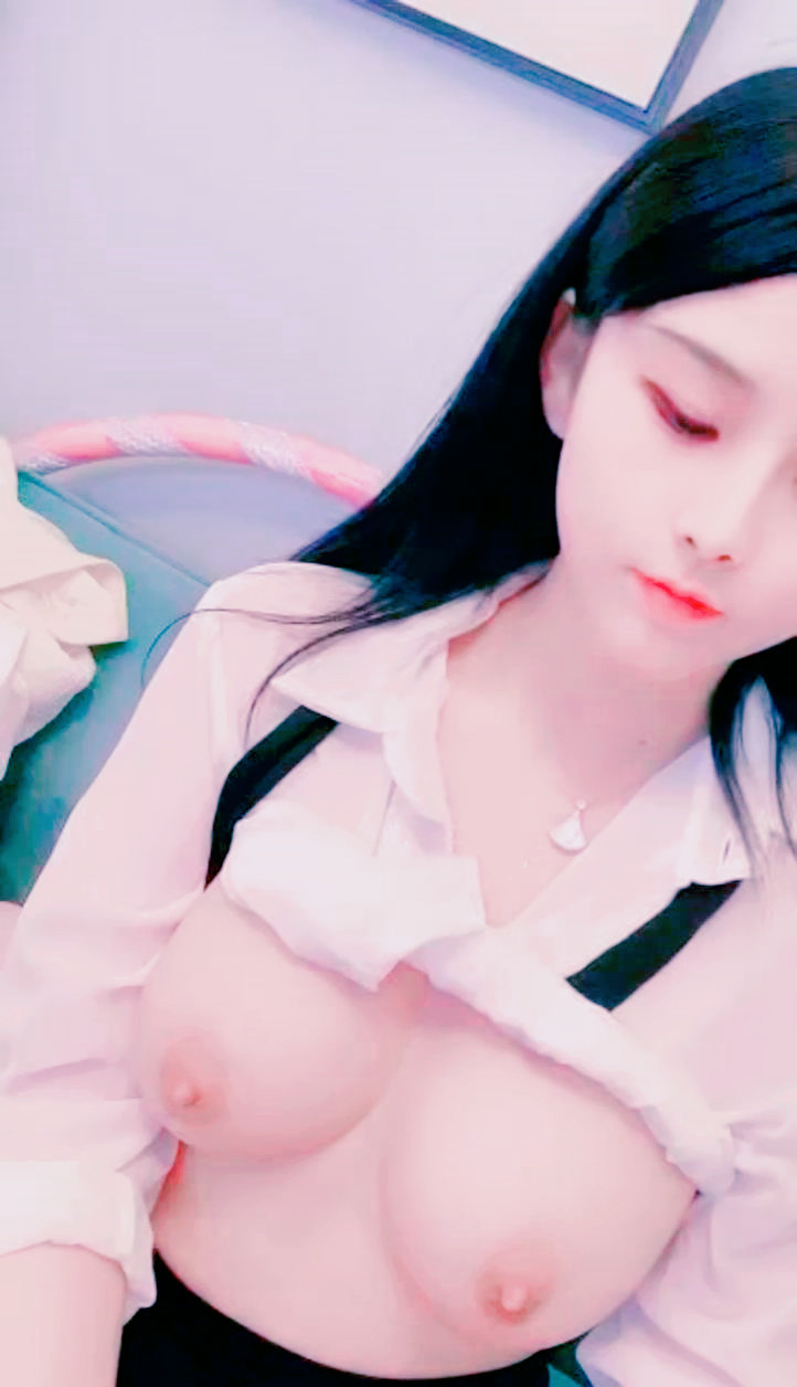 纯欲系嫩模小优完美身材诱人美乳挑逗07封面