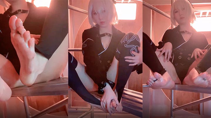 cosplay美少女拍摄性感影的片给你欣赏封面