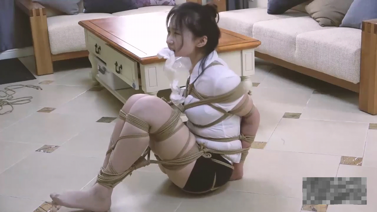 捆绑调教美女少妇系列82封面