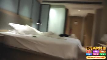 一字马大奶轻熟女，各种猛怼偷偷无套输出封面