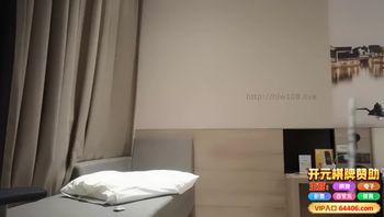极品黑裙性感长腿妹子，沙发上操扶着细腰翘屁股后入封面