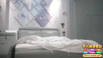 熟女大姐兼职，多姿势无套猛怼射了一奶子封面